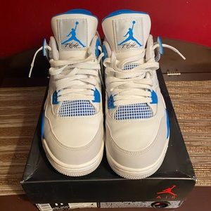 Air Jordan 4 Retro